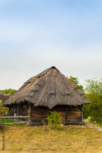 Old Ukrainian house this is hut of the nineteenth century in Village Pirogovo © Виталий Борковский