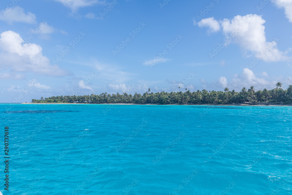 Shore line on Cocos (Keeling) islands, Direction island