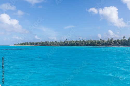 Shore line on Cocos (Keeling) islands, Direction island