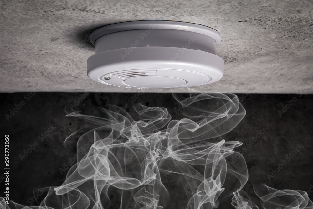 Close up smoke detector on a ceiling. Smoke, fire alarm - obrazy, fototapety, plakaty 