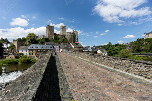 Lahnbrücke mit Burgruine Runkel photo