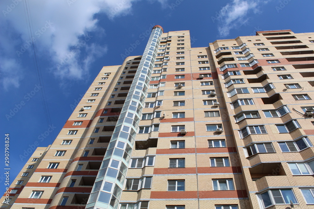 Fototapeta premium multi-storey building-bottom-up view