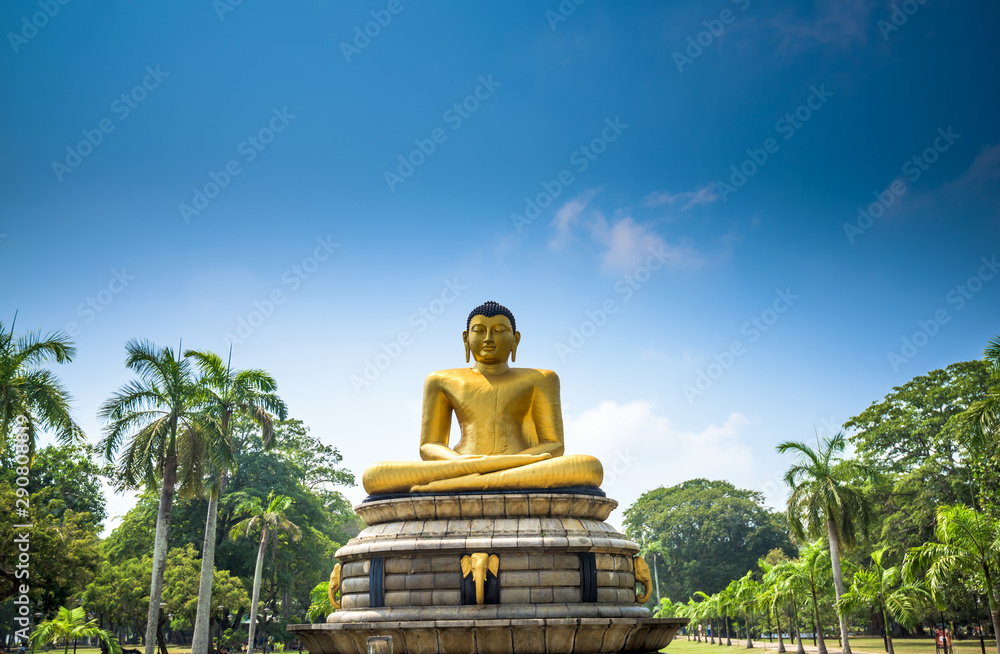 Fototapeta premium Gangaramaya Seema Malaka temple in Colombo, Sri Lanka.
