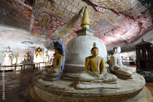 Dambulla cave temple