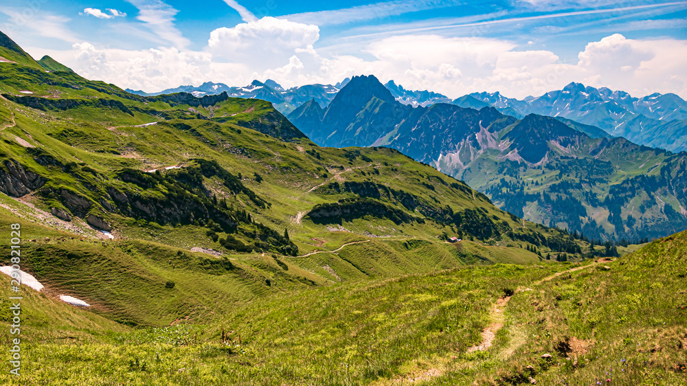 Naklejka premium Beautiful alpine view at the Höfatsblick near the famous Nebelhorn summit Oberstdorf, Bavaria, Germany