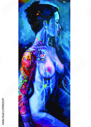 Chica con tatuaje 