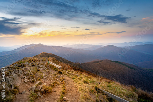 Fototapeta Naklejka Na Ścianę i Meble -  sunset in the mountains