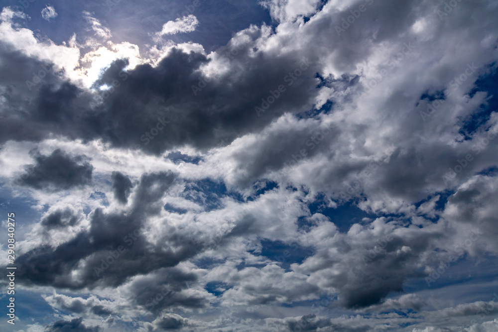 Fototapeta premium Wolken am blauen Himmel