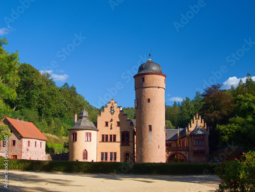 Schloß Mespelbrunn im Spessart in der Totalen photo