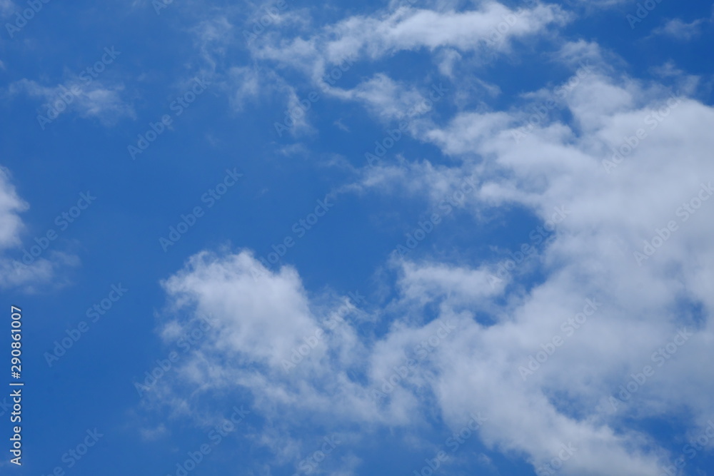 空 空
