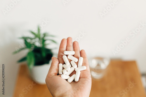 Quadro su tela White pills