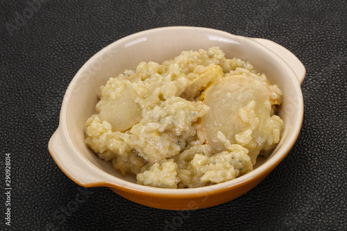 Risotto with pear and gorgonzola