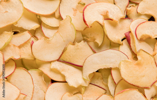 many sliced ​​fruit apple chips