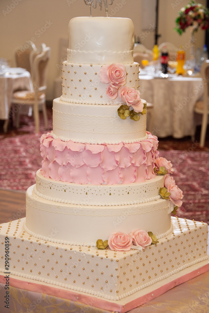 wedding cake decorated with flowers wedding cake decorated with flowers