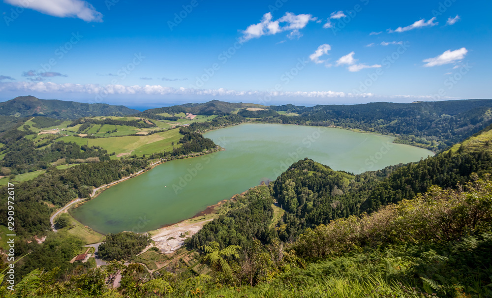 Obraz premium Lagoa das Furnas, volcanic lake at Furnas, Açores, Portugal