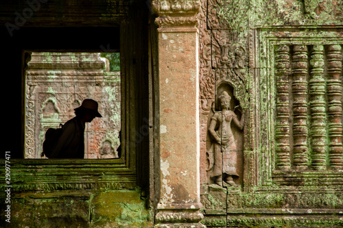 Angkor Wat detail, silhouette through window