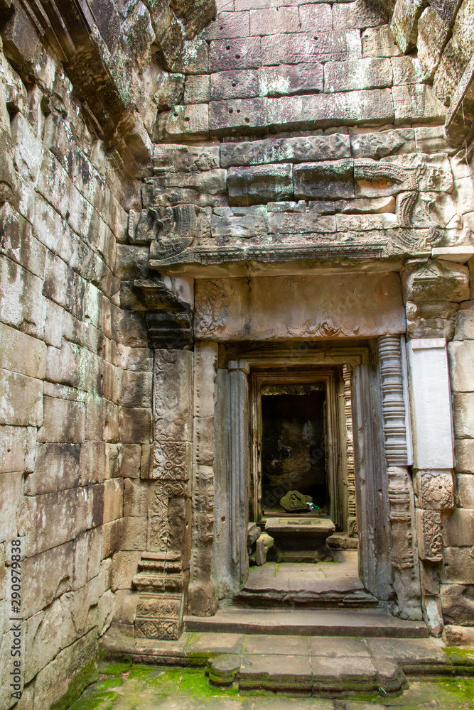 Stone archways, Angkor Wat