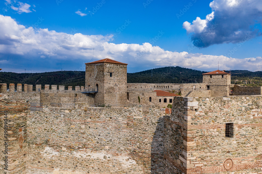 Das Heptapyrgion in Thessaloniki in Griechenland ist eine Festung in der byzantinischen und osmanischen Zitadelle der Akropolis Das Heptapyrgion in Thessaloniki in Griechenland ist eine Festung in der byzantinischen und osmanischen Zitadelle der Akropolis