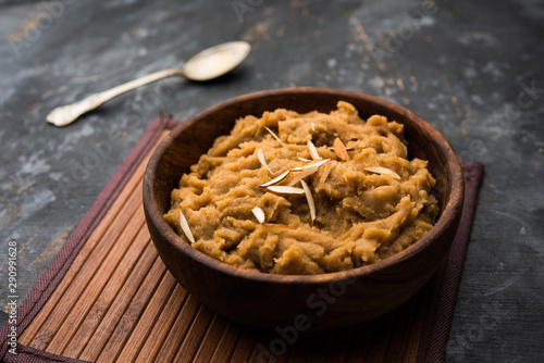 Wheat flour Halwa or Shira or porridge /  Atte ka Halva, Popular healthy dessert or breakfast menu from India. served in a bowl or plate. selective focus © Arundhati