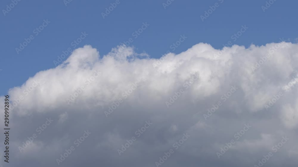 Cielo azul con nubes en tiempo real Cielo azul con nubes en tiempo real