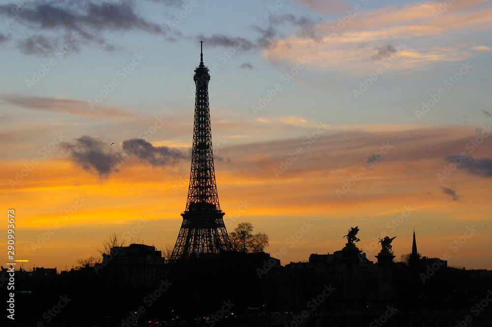 Puesta de sol en Paris.