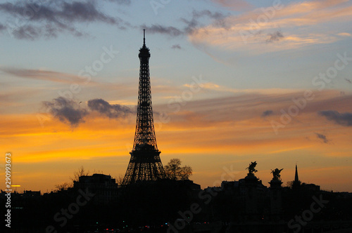 Puesta de sol en Paris.