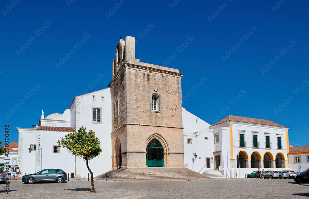 Die Kathedrale von Faro / Algarve / Portugal