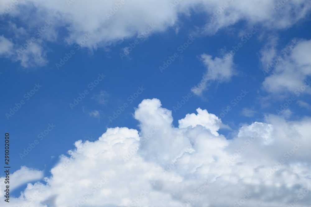 Blue sky and white cloud