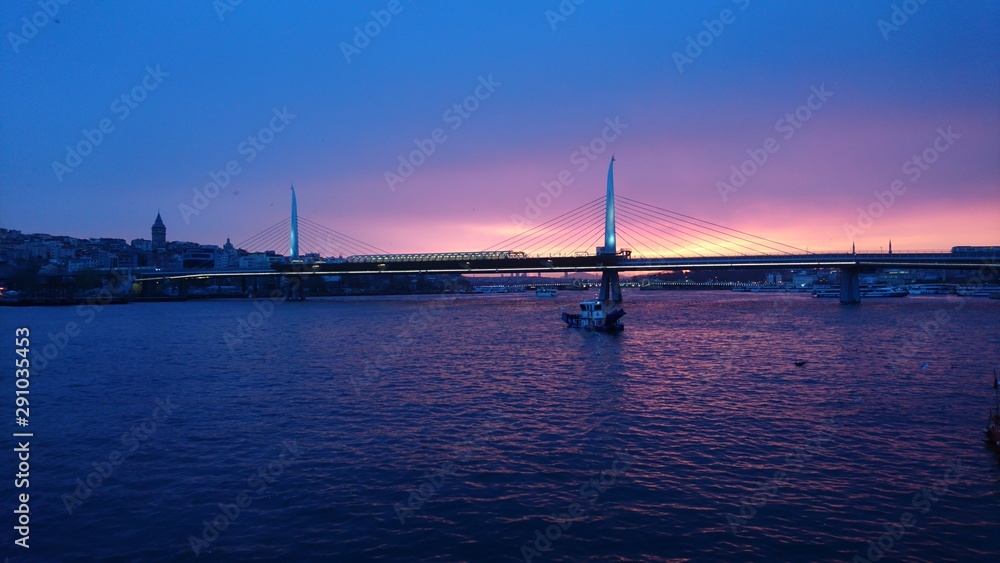 Fototapeta premium sailboat at sunset