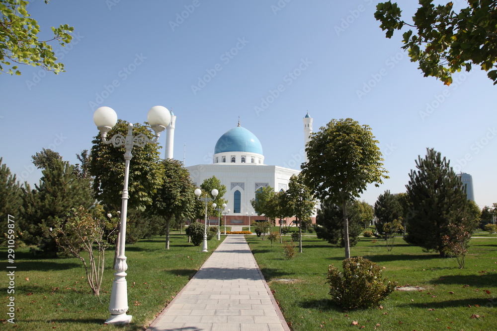 Uzbekistan, Tashkent: Minor mosque