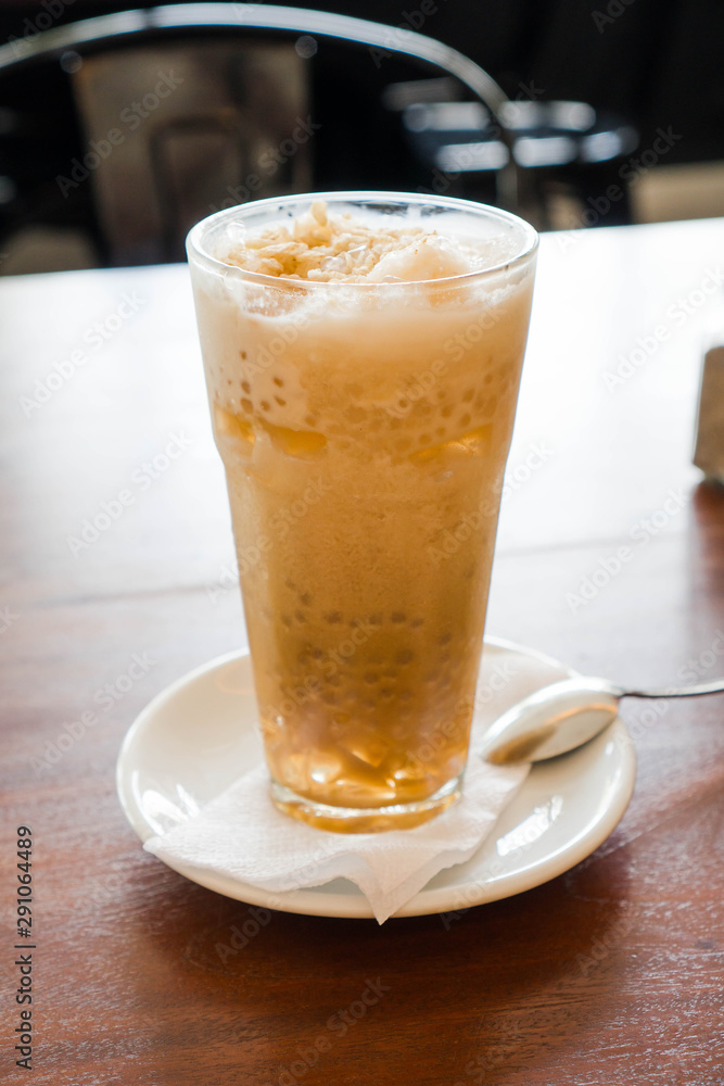 guinomis is a favorite chilled dessert of many Filipinos. It consist of sago, pinipig, muscovado sugar, gelatin and coconut milk mix together guinomis is a favorite chilled dessert of many Filipinos. It consist of sago, pinipig, muscovado sugar, gelatin and coconut milk mix together