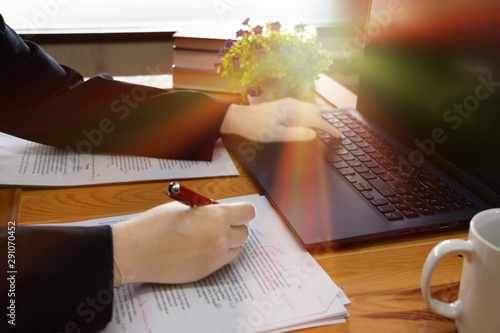Foto editing blur text on desk in office