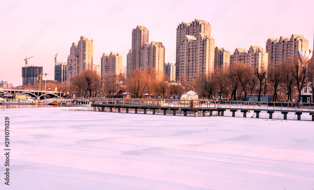 Obraz premium Snow in the early spring