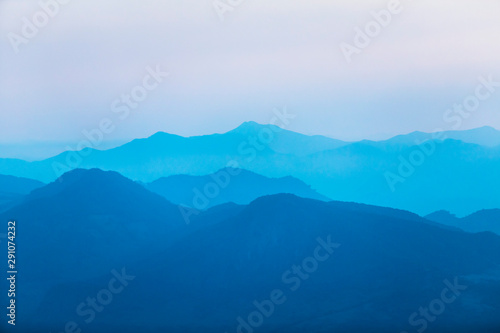 Fototapeta Naklejka Na Ścianę i Meble -  montanhas da serra