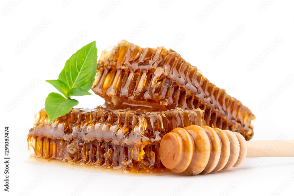 Naklejka premium delicious honeycomb on white background