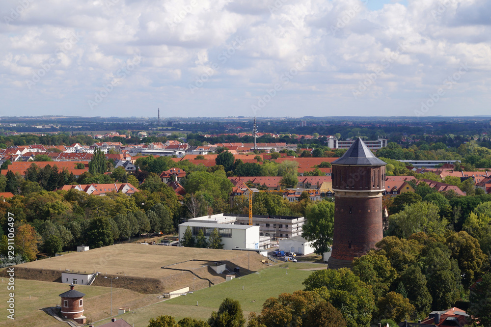 Blick vom Völkerschlachtdenkmal auf die Stadt Leipzig