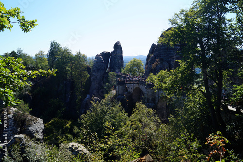 Ein Blick auf die Bastei in der Sächsischen Schweiz 