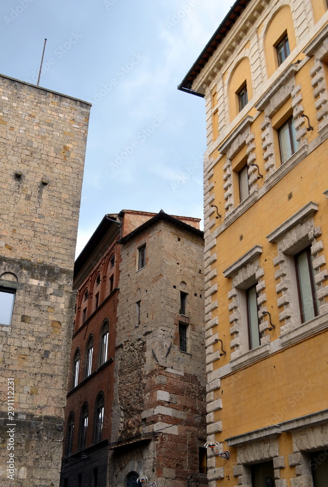 Alte Hausfassaden in Siena