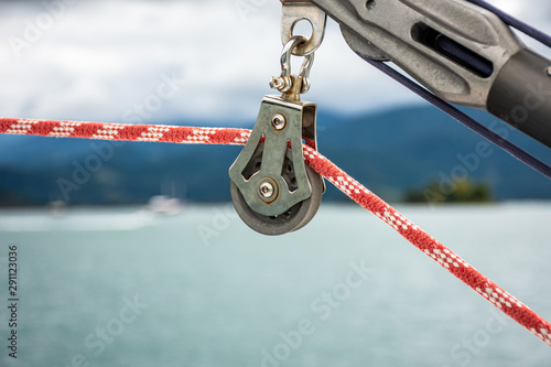 Sailing sheave for navigation coupling and safety