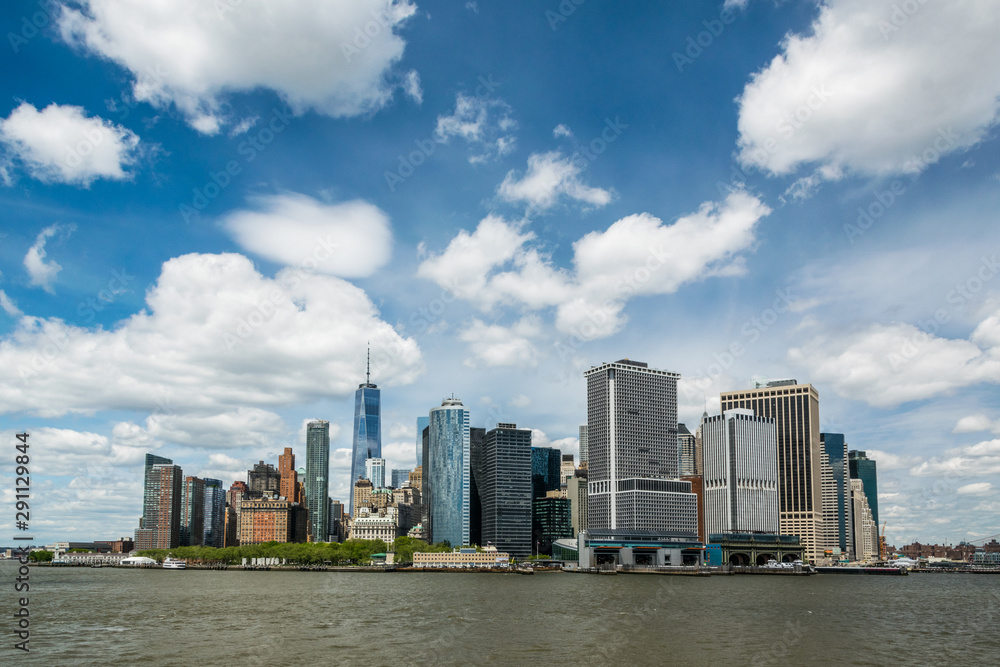 Obraz premium New york downtown from Staten Island Ferry