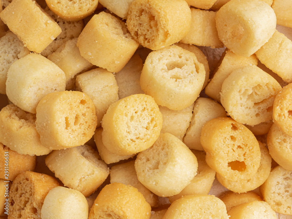 Crispy bread's croutons for aperitif