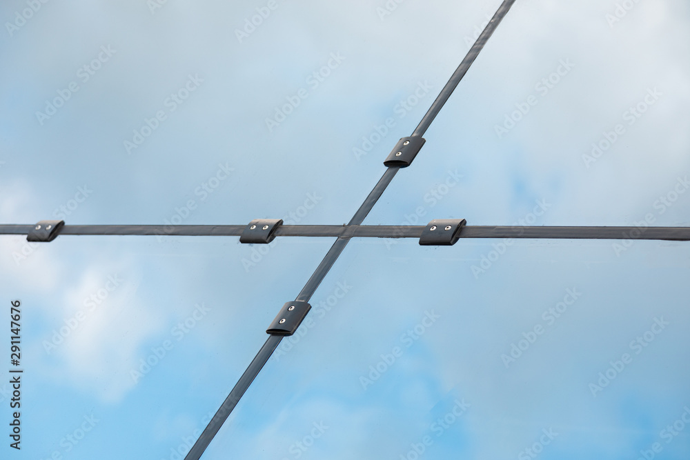 Joint of glass panels of building wall Joint of glass panels of building wall