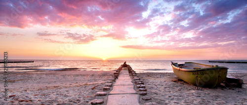 Fototapeta Naklejka Na Ścianę i Meble -  Boot am Strand