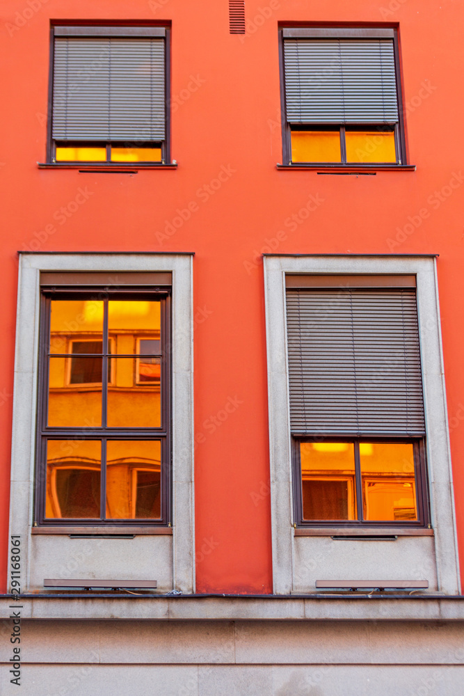 Fototapeta premium Golden Glass Windows
