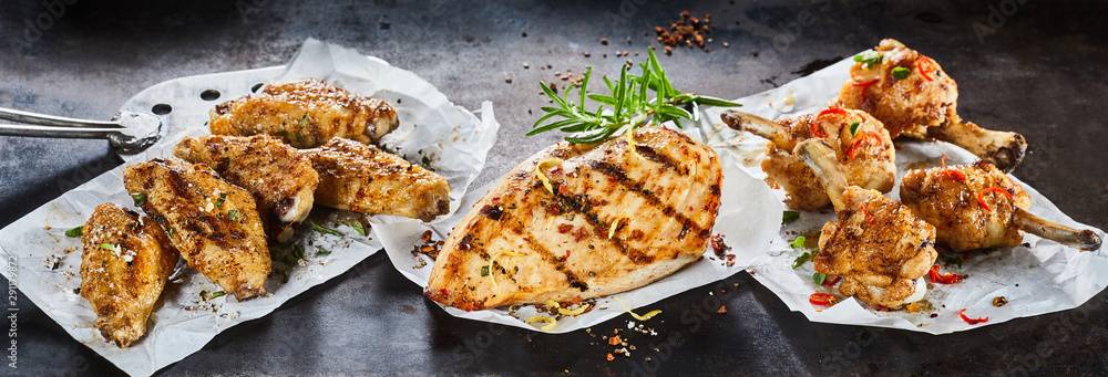 Delicious crispy barbecued chicken portions Delicious crispy barbecued chicken portions