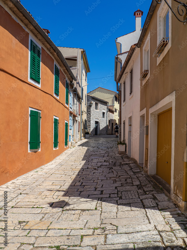 Vistas de las calles del pueblo de Rovinjo, en la península de Istria, Croacia,  en verano de 2019