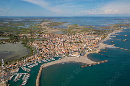 Delta du Rhône vue du ciel entre Aigues morte et saintes maries de la mer