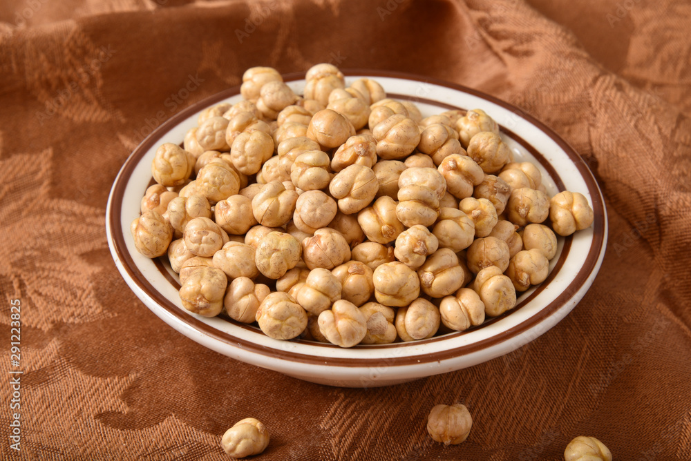 Golden roasted chickpeas Golden roasted chickpeas