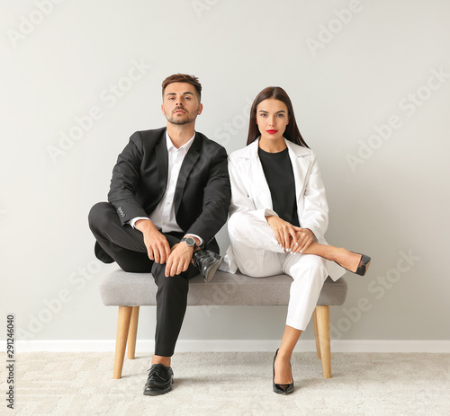 Stylish young couple sittin...