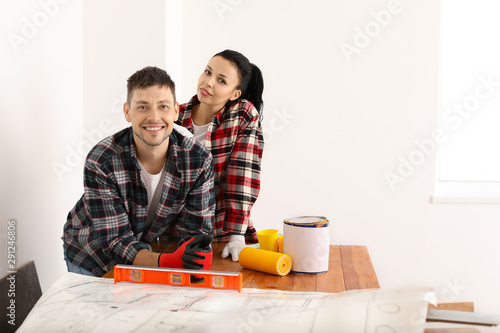 Happy couple during repair ...